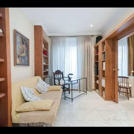 Image 4 - Plaza de Juan Goytisolo, 28012 Madrid, Spain - Apartment for rent