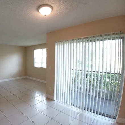 Image 3 - 165 Northwest 17th Court, Kendall Green, Pompano Beach, FL 33060, USA - Condo for rent