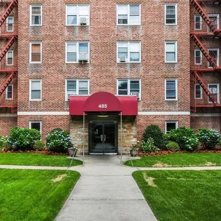 Image 2 - 477 Bronx River Road, City of Yonkers, NY 10704, USA - Condo for sale