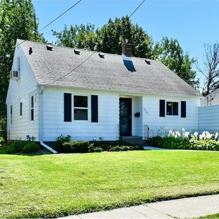 Buy this 3 bed house on 1104 Gilmore Avenue in Winona, MN 55987
