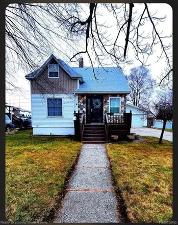 Buy this 2 bed house on 2544 North Boulevard in South Park, Port Huron