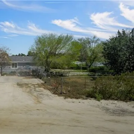 Buy this studio apartment on 5404 62nd Street West in Rosamond, CA 93560