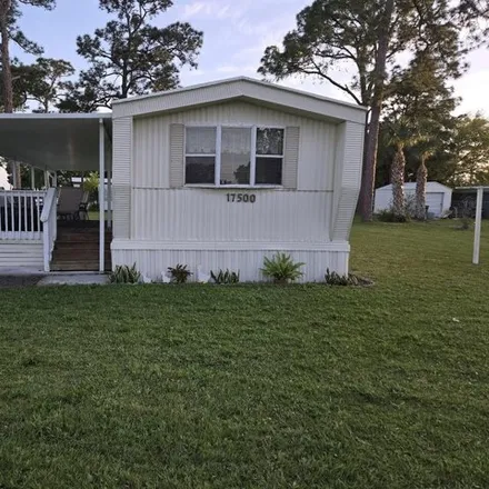 Buy this studio apartment on 17500 Broadland Lane in Highlands County, FL 34974