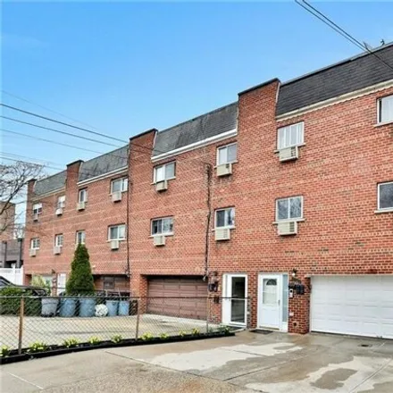Image 1 - 6120 Riverdale Avenue, New York, NY 10471, USA - House for sale