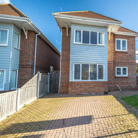 Buy this 4 bed house on Leigh View Drive in Leigh on Sea, SS9 4HQ