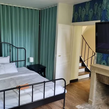 Rent this 4 bed house on 78420 Carrières-sur-Seine
