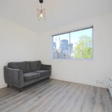 Rent this 1 bed apartment on 15 Mulgrave Road in London, CR0 1BL