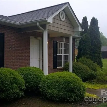 Rent this 2 bed apartment on 2611 1st Avenue Northwest in Longview, Long View