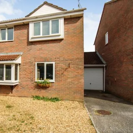 Buy this 4 bed house on Fir Leaze in Nailsea, BS48 4DH