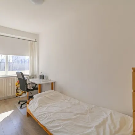 Rent this 3 bed apartment on Assumburg in 1081 GC Amsterdam, Netherlands