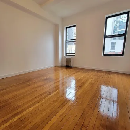 Image 3 - 201 East 35th Street, New York, NY 10016, USA - Apartment for rent