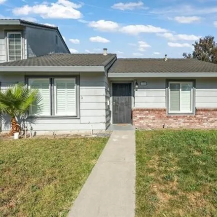 Image 2 - 6805 Stonewall Court, Stockton, CA 95219, USA - House for sale