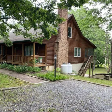 Rent this 3 bed house on Back Mountain Road in Shawneeland, Frederick County