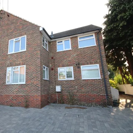 Rent this 2 bed apartment on Harvey Road in Guildford, GU1 3LT