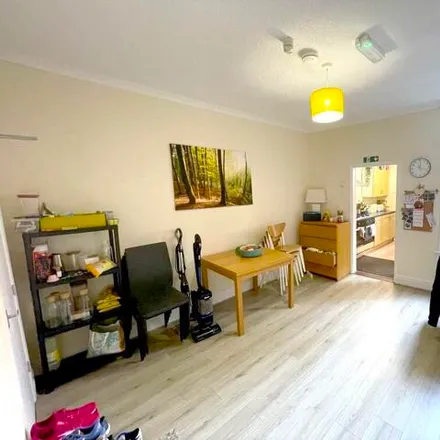 Rent this 6 bed townhouse on 462 Ecclesall Road in Sheffield, S11 8PJ