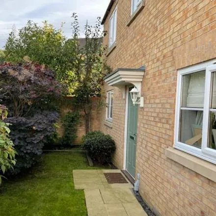 Buy this 3 bed house on Sudbury Road in Grantham, NG31 7FR