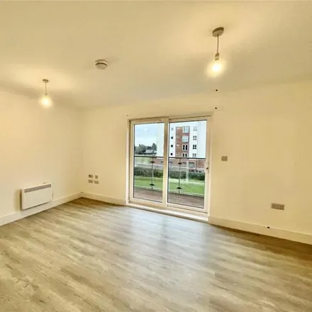 Image 3 - Kingfisher Close, Warwick, CV34 5GD, United Kingdom - Apartment for sale