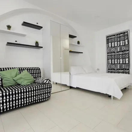 Image 5 - Via Sisto 30, 95129 Catania CT, Italy - Apartment for rent