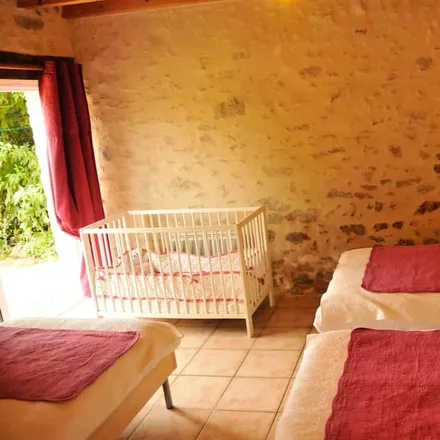 Rent this 3 bed house on 85440 Saint-Hilaire-la-Forêt