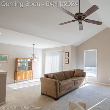 Image 3 - 43953 Rushcliffe Drive, Sterling Heights, MI 48313, USA - Condo for sale