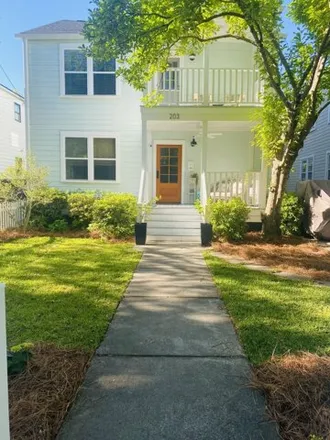 Buy this 4 bed house on 183 West Poplar Street in Charleston, SC 29403