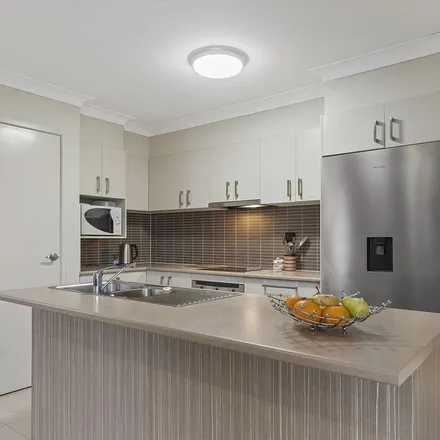 Image 3 - Shoalhaven Avenue, Pacific Pines QLD 4210, Australia - Apartment for rent