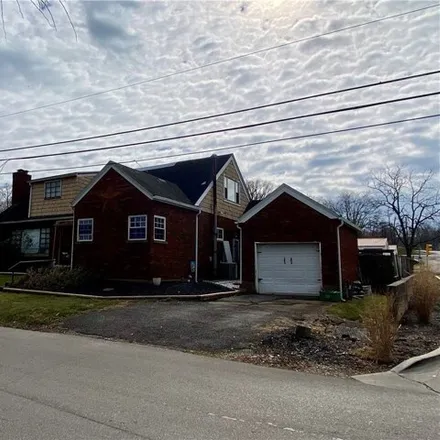 Buy this 4 bed house on 1792 11th Avenue in Parkersburg, WV 26101