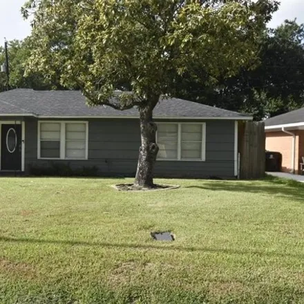 Rent this 3 bed house on 733 East 43rd Street in Houston, TX 77022