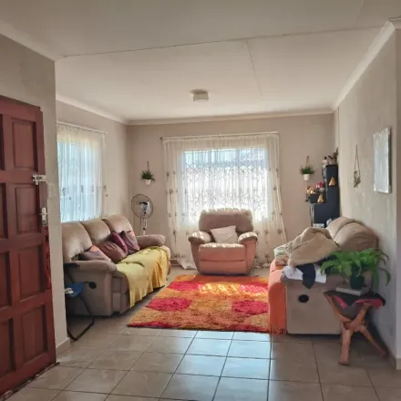 Rent this 3 bed apartment on Albert Street in Waterkloof, Pretoria