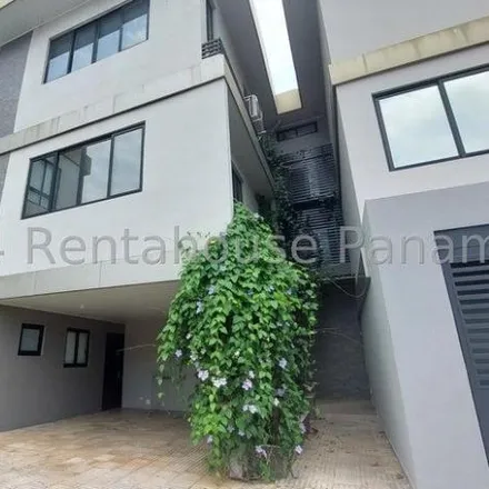 Rent this 3 bed house on Villa Lilla in Calle 62 Este, 0816