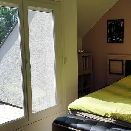 Rent this 5 bed house on 91250 Saintry-sur-Seine
