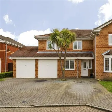 Buy this 5 bed house on 27 Leafy Lane in Whiteley, PO15 7HL