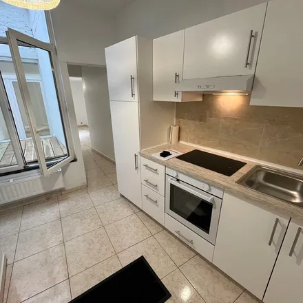 Rent this 1 bed apartment on Chaussée des Prés 23 in 4020 Grivegnée, Belgium