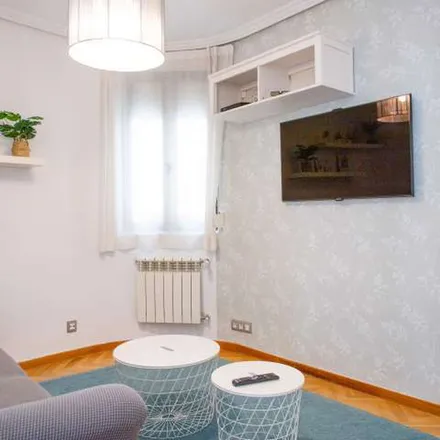 Rent this 2 bed apartment on Calle de Antonio Acuña in 25, 28009 Madrid