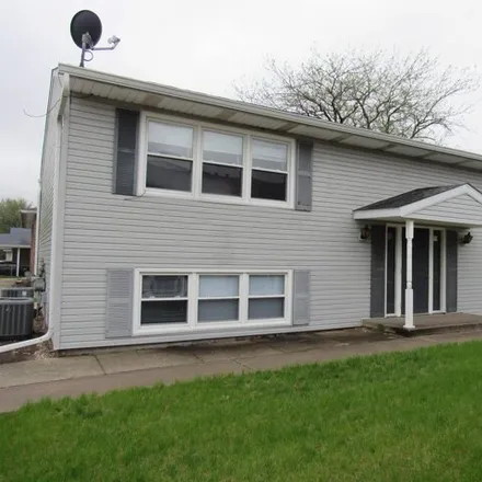 Rent this 1 bed apartment on 170 East 9th Avenue in Colona, IL 61241