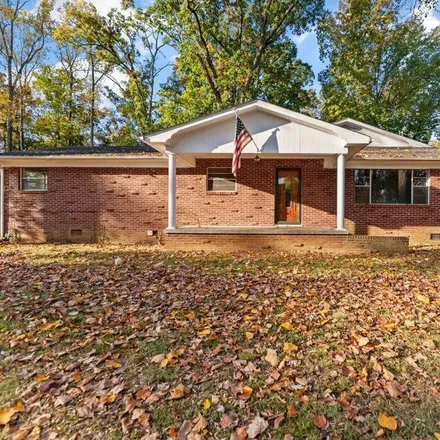 Buy this 3 bed house on 913 Greenbriar Road in Morristown, TN 37877