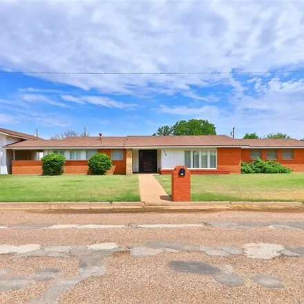 Buy this 3 bed house on 1074 Northwest 2nd Street in Hamlin, TX 79520