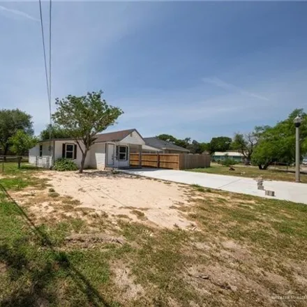 Image 4 - 618 North Texas Avenue, Mercedes, TX 78570, USA - House for sale