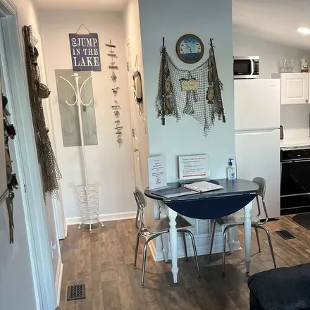 Rent this 2 bed apartment on Clover