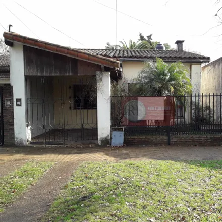 Buy this 2 bed house on Belgrano in Partido de San Miguel, San Miguel