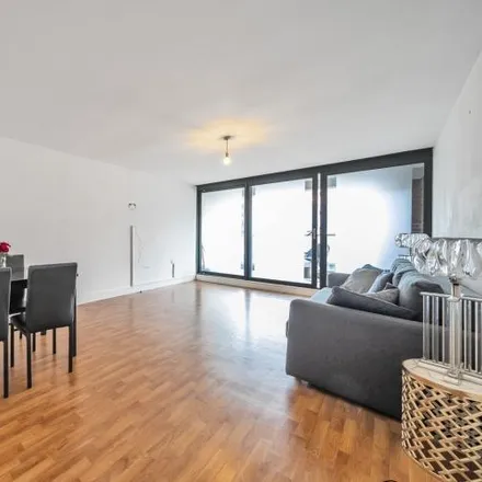 Rent this 1 bed apartment on Streatham High Road in London, SW16 1EF