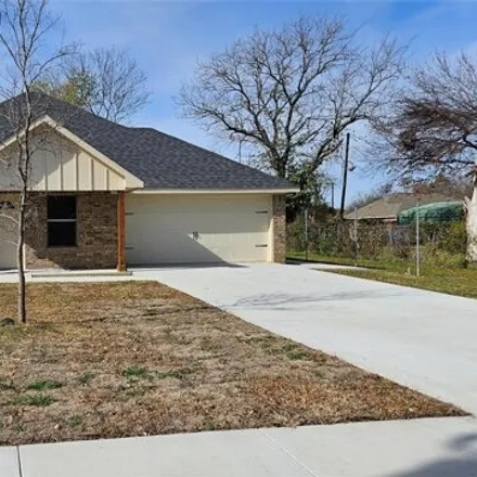 Buy this 3 bed house on 1048 South Catherine Street in Terrell, TX 75160