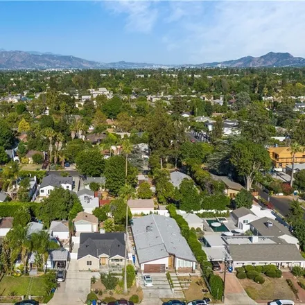 Image 1 - 5910 Ranchito Avenue, Los Angeles, CA 91401, USA - House for sale
