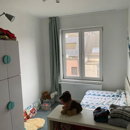 Rent this 3 bed apartment on Jachtlaan 70 in 2650 Edegem, Belgium