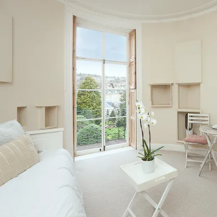 Image 2 - 30 Royal Crescent, Bath, BA1 2LR, United Kingdom - Apartment for rent