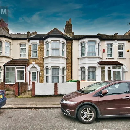 Rent this 6 bed townhouse on 61 Elizabeth Road in London, E6 1BW