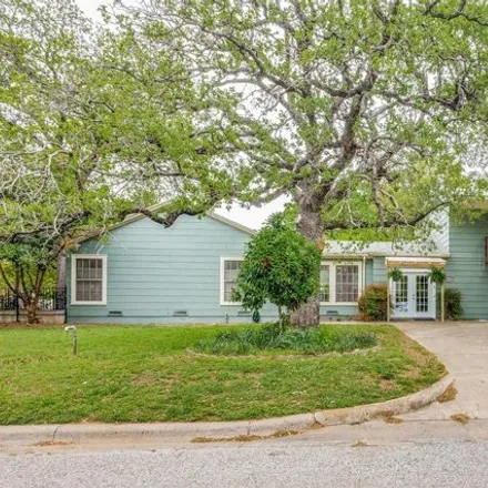 Buy this 4 bed house on 684 Hassett Avenue in River Oaks, Tarrant County