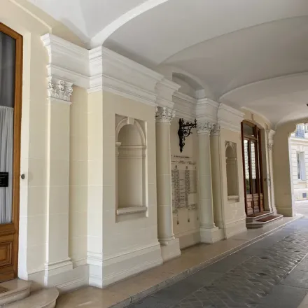 Rent this 5 bed apartment on 81 Rue de Rome in 75017 Paris, France