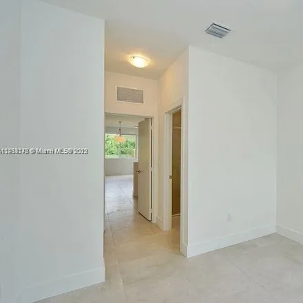 Image 4 - 7241 Northwest 102nd Place, Doral, FL 33178, USA - Townhouse for rent