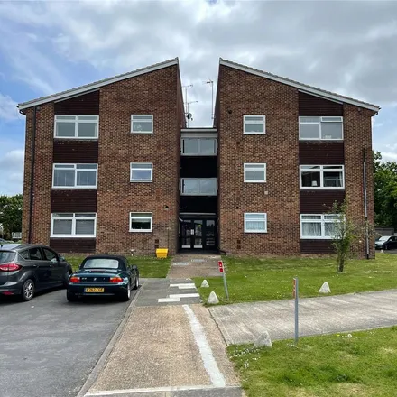 Rent this 2 bed apartment on Hillmead in Gossops Green, RH11 8RP